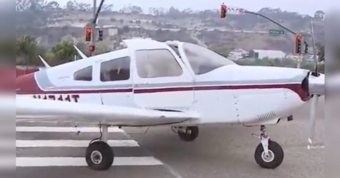 plane-makes-emergency-landing-on-california-highway,-authorities-discover-large-amount-of-drugs-onboard