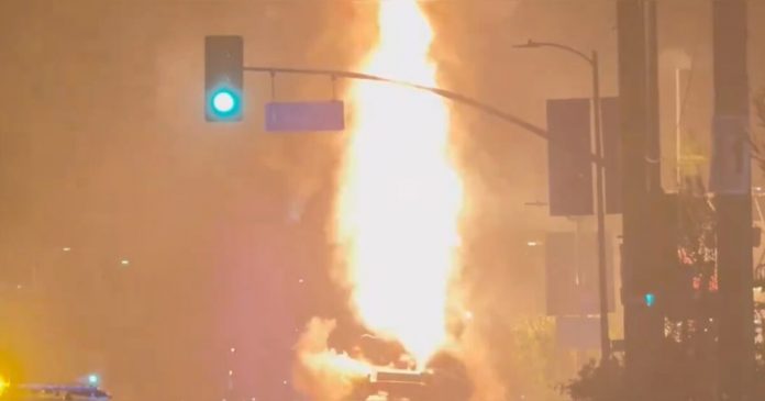 los-angeles-hit-by-mass-looting-and-chaos-after-dodgers-win-world-series-(video)