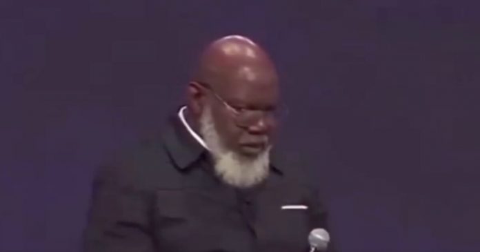 bishop-td.-jakes-suffers-medical-emergency-during-sermon-(video)