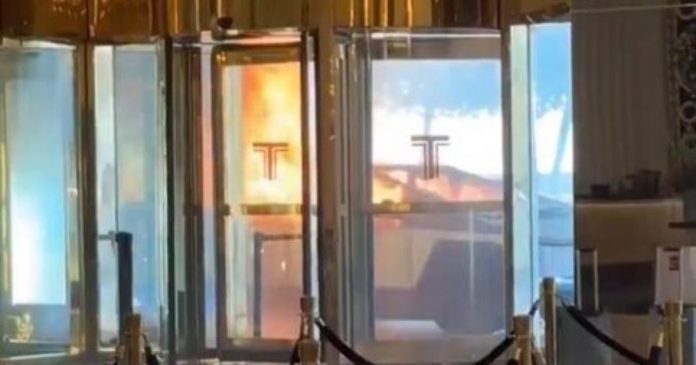 cybertruck-explodes-right-in-front-of-a-trump-hotel-in-las-vegas-–-police-investigating-incident-(video)