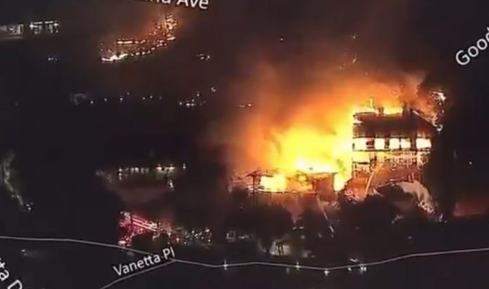 new-california-fire-erupts!-studio-city-now-on-fire,-several-structures-engulfed-(video)