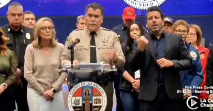 la-county-sheriff-drops-alarming-news:-looters-are-dressing-up-as-firefighters-to-rob-homes-as-wildfires-continue-to-rage-(video)