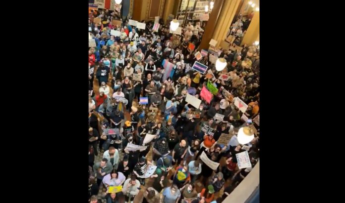 transurrection!-thousands-of-trans-activists-storm-iowa-capitol-as-lawmakers-vote-to-derecognize-gender-identity-(video)