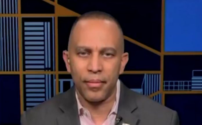 report:-house-minority-leader-hakeem-jeffries-is-privately-telling-democrats-to-stop-the-trips-to-el-salvador